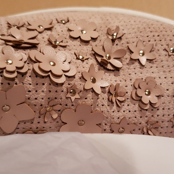 Land's End NEW Perf Suede Leather Floral Stud Sneakers Comfort Shoe Flats - Picture 8 of 8